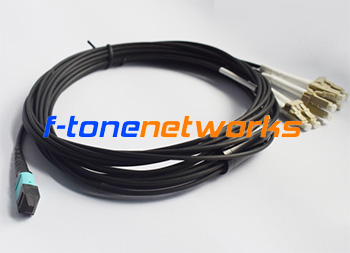 MPO-LC Fanout 12芯束状小圆缆万兆OM3光纤跳线